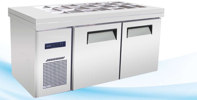 Salad and pizza preparation counter