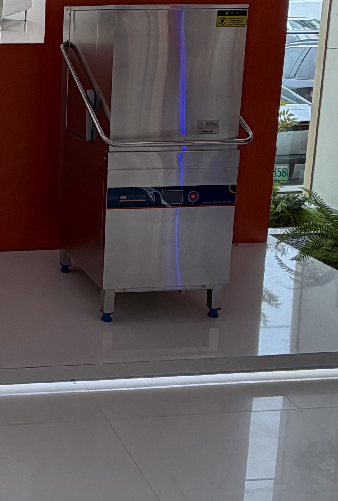 Commercial hood-type dishwasher